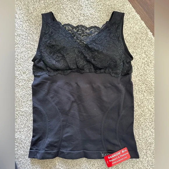 NWT! Women’s Sankom Lace Overlay Compression Tank - Picture 5 of 7